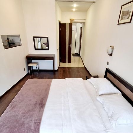 Apartment Mitskevycha Square 5 Lviv Extérieur photo