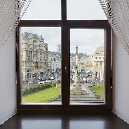 Apartment Mitskevycha Square 5 Lviv Extérieur photo