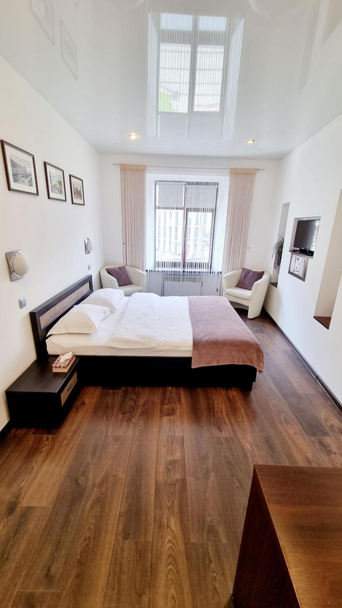 Apartment Mitskevycha Square 5 Lviv Extérieur photo
