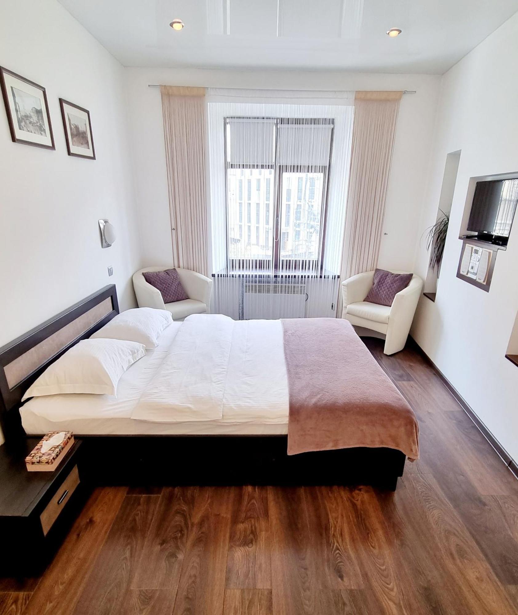 Apartment Mitskevycha Square 5 Lviv Extérieur photo